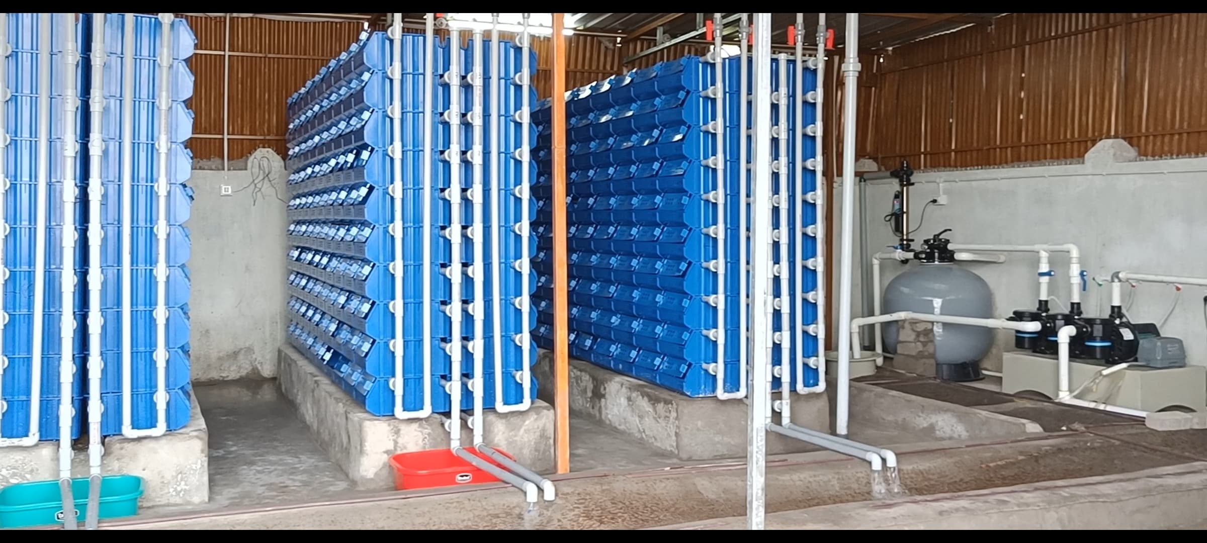 Modular RAS plumbing and recirculation hardware.